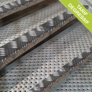 Nez de marche brut en aluminium