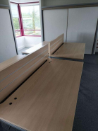 Bureau droit d'occasion - 160 cm x 80 cm - Plateau bois - Piètement gris_2