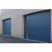 Porte de garage sectionnelle isoline / motorisée / ouverture plafond / en panneau sandwich / avec portillon et hublot / isolation thermique / étanche à l'air_2