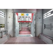 Remorque bétaillère équipée de freins à disque et suspension pneumatique