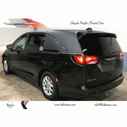 Véhicule funéraire Chrysler Pacifica pour transport de fleurs