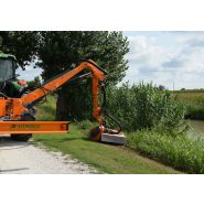 Broyeur pour accotements avec système de mouvement avancé du bras