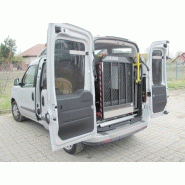 Plateforme élévatrice sécurisée avec arrêt automatique de fauteuil