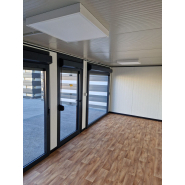 Bureau de vente mobile sans fondations, facile à installer