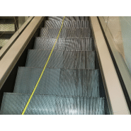 Autolaveuse Step100 pour un nettoyage rapide et sans résidus des escaliers mécaniques