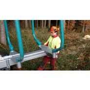 Remorque forestière avec système de freinage sur quatre roues