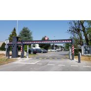 Système de portique motorisé pour filtrage des véhicules hauts