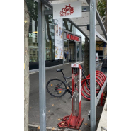 Support en serpentin pour vélos et trottinettes classiques et électriques