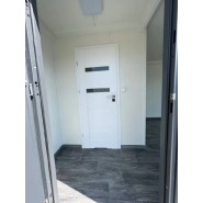 Containers aménagés - Studio de jardin isolé 21 m² avec salle de bain, bardage bois, volets roulants et isolation renforcée_2