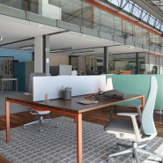 Bureau droit robuste et ergonomique pour postes intensifs_2