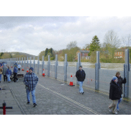 Barrière de protection contre les inondations pour accès routiers