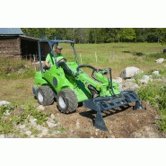 Godet 4 en 1 - polyvalent avec lame niveleuse et ouverture hydraulique_2