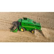 Moissonneuse-batteuse avec 6 secoueurs et une large hotte de 1 330 mm