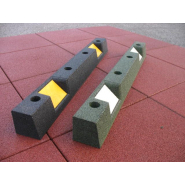 Butée de parking en caoutchouc recyclé - Bande réfléchissante - Noir ou vert avec bande blanche ou jaune