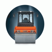 Rouleau oscillant tandem adapté aux travaux de compactage intensif