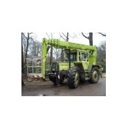 Nacelle télescopique avec pieds de support hydrauliques ajustables