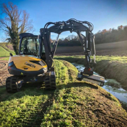Débroussailleuse série DA avec largeur de travail de 64cm à 108cm