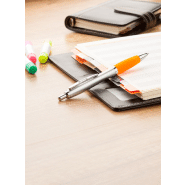 Stylo à bille en plastique - corps silver, grip en caoutchouc de couleur - encre bleue_2