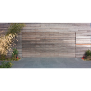 Porte de garage sectionnelle affleurante Kaméléo - finition lames aluminium design Renson - protection anti pince-doigts_2