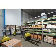 WP15 - Transpalette électrique Clark - Capacité 1 500 kg - Compact et maniable avec chargeur intégré_3