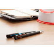 Stylo à bille en plastique - décoration colorée et embout chromé - encre bleue_2