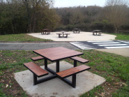 Table pique-nique carrée - 8 places, ensemble monobloc - Orpin en HPL_2