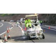 H18-2 - Machine de marquage routier Hofmann - débit d’air 1300-2200 l/min à 7,5 bar, moteur turbo-diesel Kubota_2