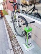 Station de gonflage vélo avec manomètre - Acier galvanisé ou inox - Options antivol et support vélo - PRS-SV1_2