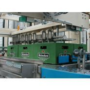 Dépalettiseur polyvalent et efficace DepalKombi Gripping - casiers plastiques de différentes hauteurs - SIDEL_2