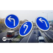 Panneau d'obligation B21C2 - Direction obligatoire à gauche à la prochaine intersection - WP Signalisation_2