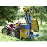 Débroussailleuse avec couteaux articulés pour coupe maximale de 2 à 3 cm