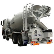 Camion malaxeur-pompe pour béton avec mât distributeur à 3 sections godet Z