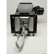 Treuil a commande electro hydraulique pour fendeuse - pelle - tracteur HECHT_2