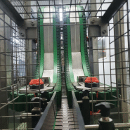 Convoyeur vertigripp en inox, configuration en s ou en omega, pour l'agroalimentaire, le pharmaceutique et la cosmétique - cms_2