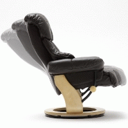 Fauteuil relax CLAIRAC - assise en cuir marron, pied en bois naturel avec repose-pied, inclinable et pivotant 360°_2