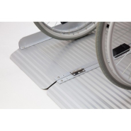 Rampe de chargement pliable - transportable avec poignée - revêtement anti-dérapant - poids max 300 kg_2