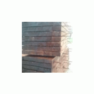 Traverse en pin pour clôture ou délimitation de parking