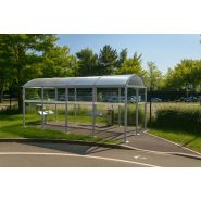 Abri fumeur métallique - 2,8 mètres - Structure en tube carré et toiture en polycarbonate Abri fumeur métallique - 2,8 mètres - Structure en tube carré et toiture en polycarbonate