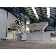 Unité de dosage de 1 m³ et trémies extensibles jusqu'à 40 m³