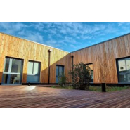 Bâtiment modulaire administratif EMMA - Bureaux, salles de réunion et espaces communs - Réalisation sur mesure en ossature bois avec toiture végétalisée_2