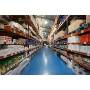 Installation de rayonnages adaptée aux chariots élévateurs