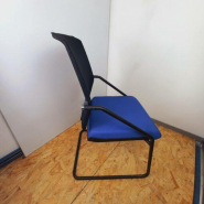 Chaise visiteur luge Tela d'occasion - structure en acier chromé - assise en tissu - design contemporain_2