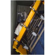 Machine industrielle pour assembler des couvercles de palettes en bois