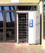 Tourniquet TR 128 - pleine hauteur - Saima - robuste en acier galvanisé et inox, adapté aux stades et palais des sports_2