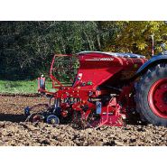 Semoir Express KR avec socs TurboDisc pour un placement précis des semences