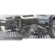 Balayeuse compacte avec cabine spacieuse et vue directe sur les brosses