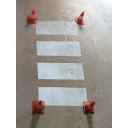 Panneau directionnel par projection lumineuse - projecteur LED étanche IP65, lentille gravée au laser_2