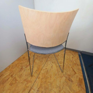 Chaise empilable Curvy de Casala d'occasion - dossier bois/assise tapissée - sans accoudoirs_2