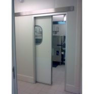 Porte économique avec vantail en acier galvanisé laqué