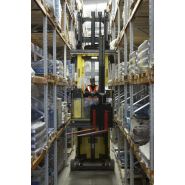 Chariot industriel Hyster pour manutention en espaces réduits